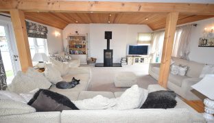 Hoveton - 6 Bedroom Detached House