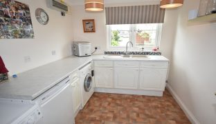 Hoveton - 6 Bedroom Detached House