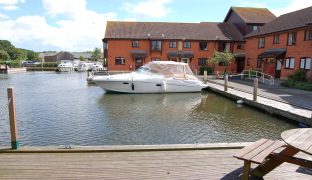 Horning - 4 Bedroom Town House