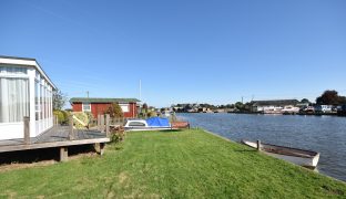 Potter Heigham - 2 Bedroom Detached Bungalow