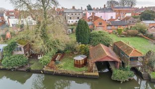 Beccles - 5 Bedroom Town House