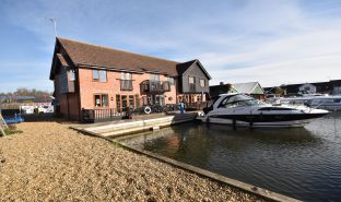 Wroxham - 3 Bedroom Town house