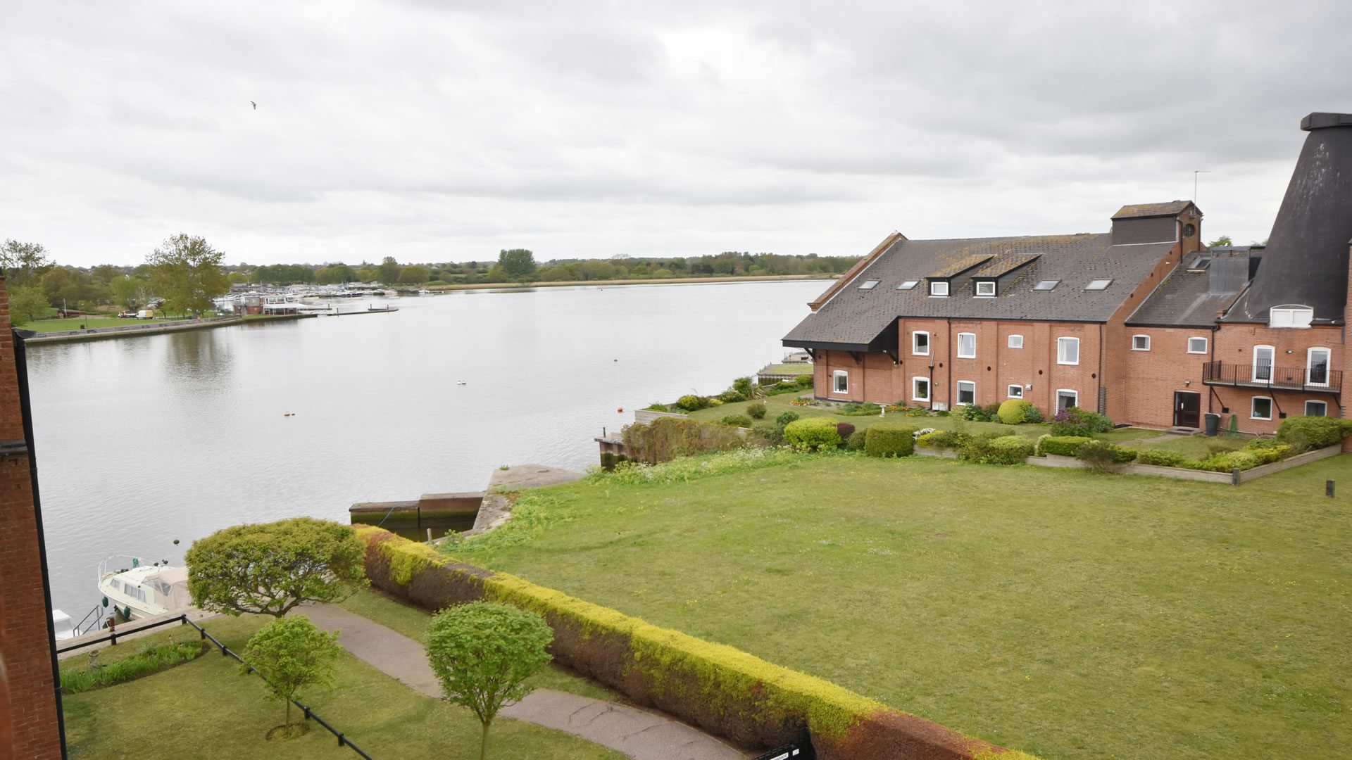 Oulton Broad Waterside Estate Agents