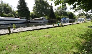 Wayford Bridge - Mooring Plot