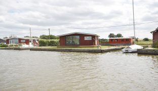 Martham - 2 Bedroom Detached bungalow