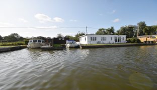 Martham - 2 Bedroom Detached bungalow