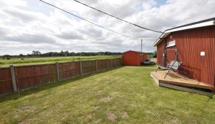 Martham - 2 Bedroom Detached bungalow