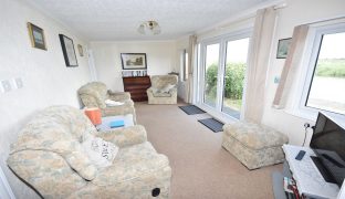 Martham - 2 Bedroom Detached bungalow