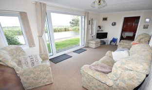 Martham - 2 Bedroom Detached bungalow