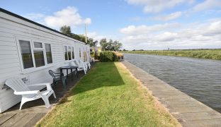 Martham - 2 Bedroom Detached bungalow