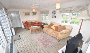 Repps with Bastwick - 2 Bedroom detached bungalow