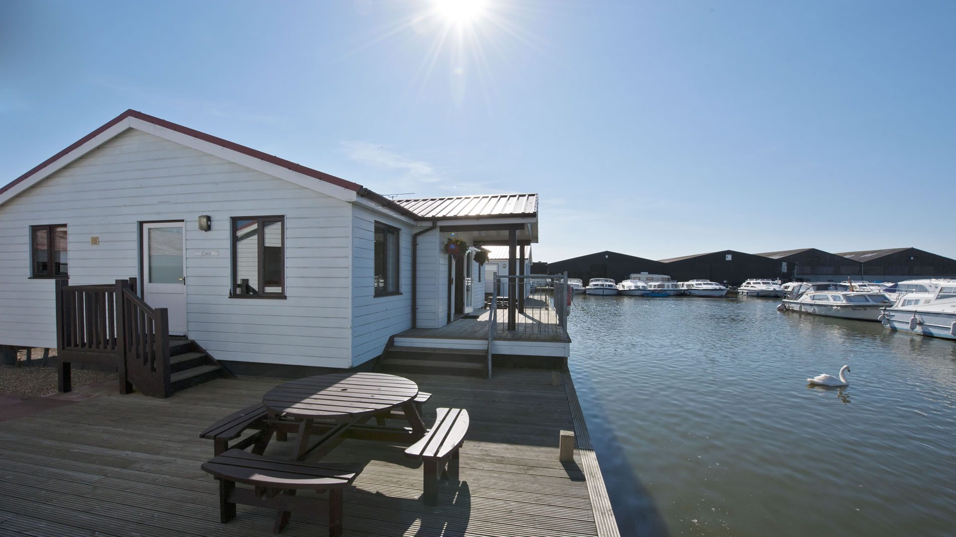 2 bedroom detached bungalow, Potter Heigham Waterside Estate Agents