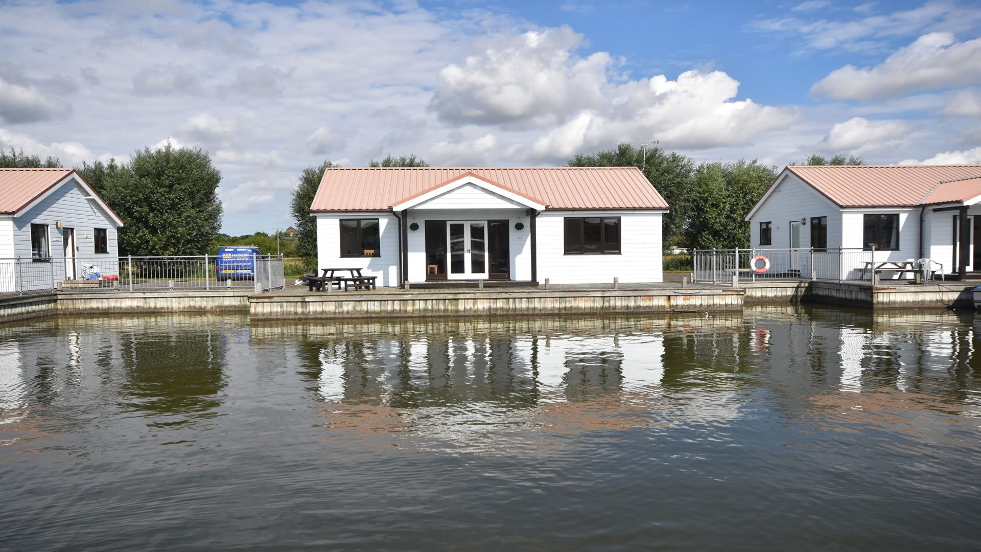 3 bedroom detached bungalow, Potter Heigham Waterside Estate Agents
