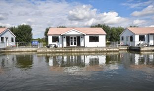 Potter Heigham - 3 Bedroom Detached bungalow