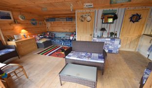 Norwich - 1 Bedroom Timber holiday cabin