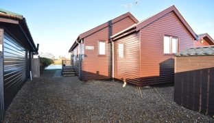 Brundall - 2 Bedroom detached bungalow