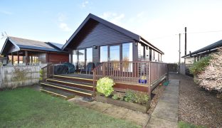 Brundall - 2 Bedroom detached bungalow