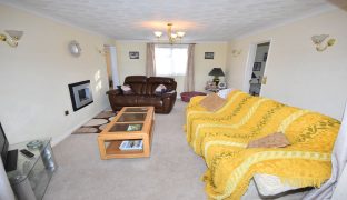 Hoveton - 2 Bedroom Detached bungalow