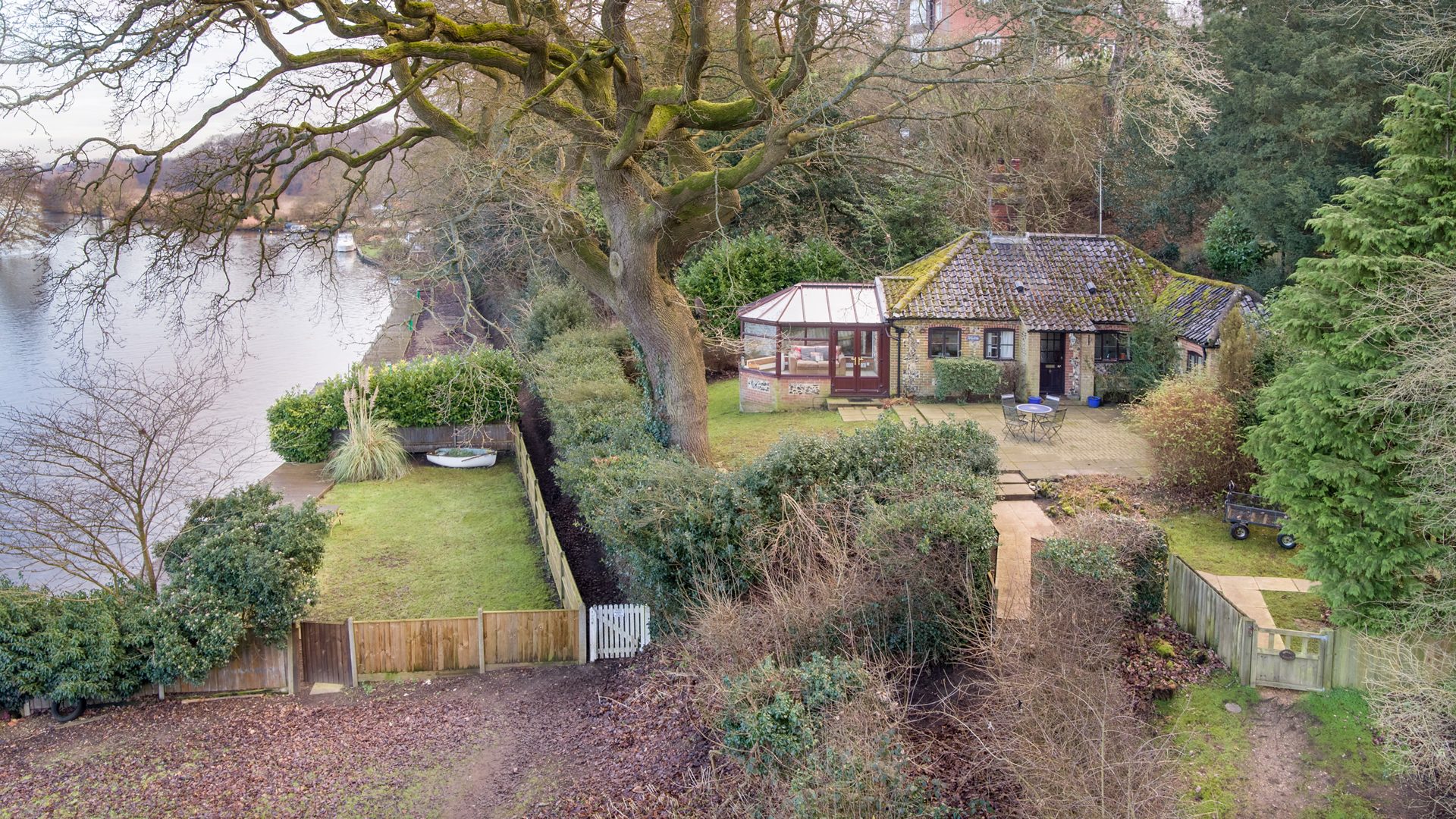Detached cottage, Bramerton Waterside Estate Agents