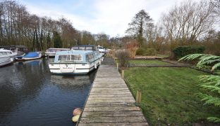 Wayford Bridge - Mooring Plot