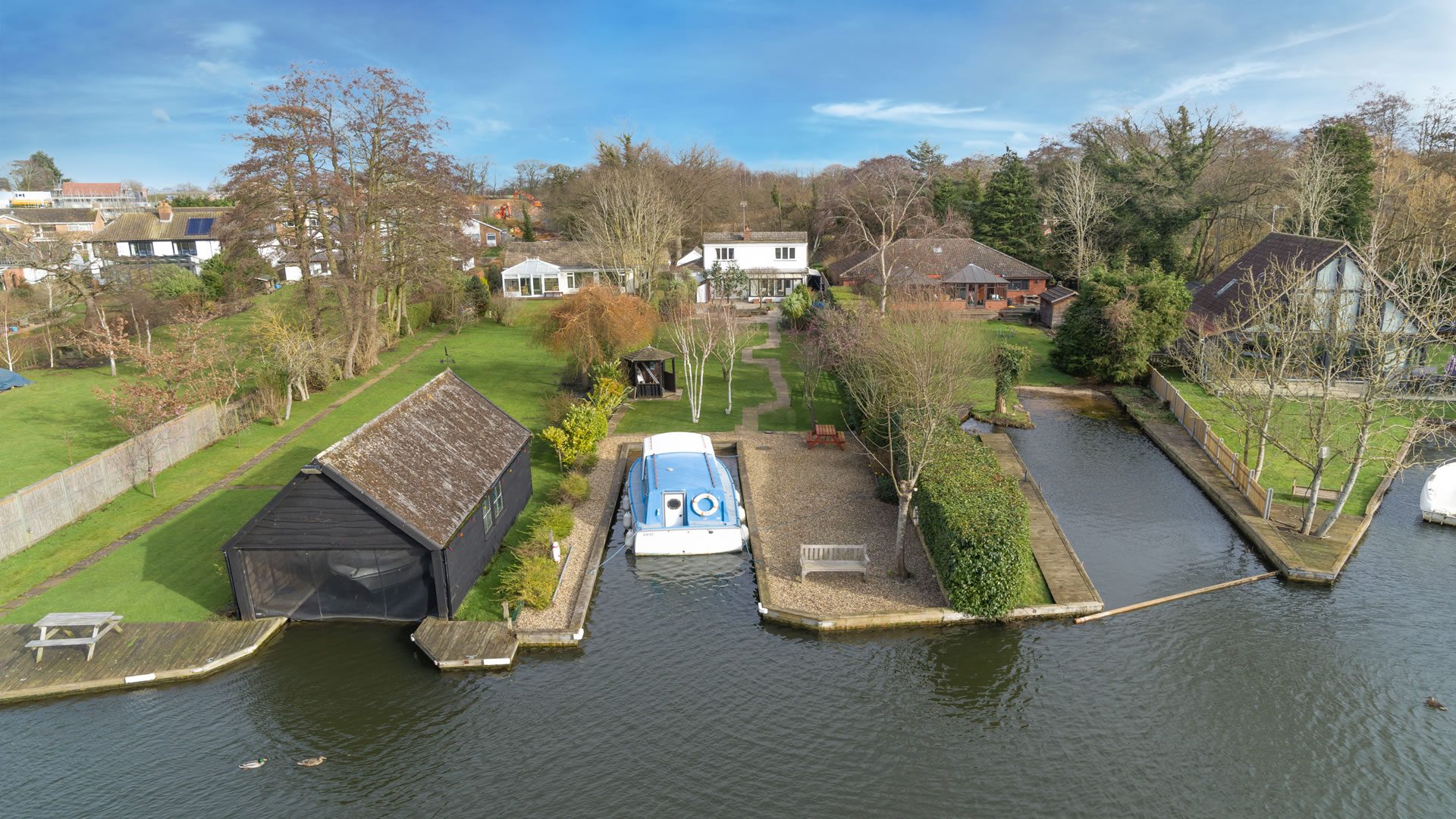 Hoveton, 3 bedroom detached house with mooring
