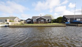 Repps with Bastwick - 2 Bedroom Detached bungalow