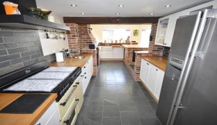 Repps with Bastwick - 4 Bedroom 3 bedroom cottage with 1 bedroom annexe