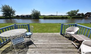 Potter Heigham - 3 Bedroom Detached bungalow