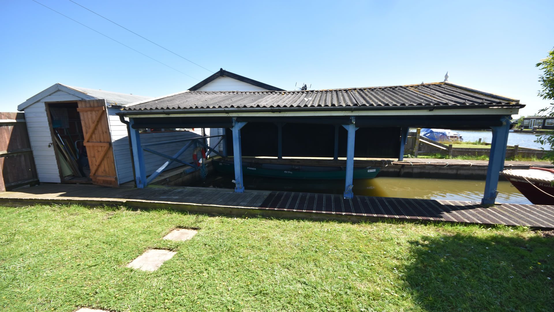 3 bedroom detached bungalow, Potter Heigham Waterside Estate Agents