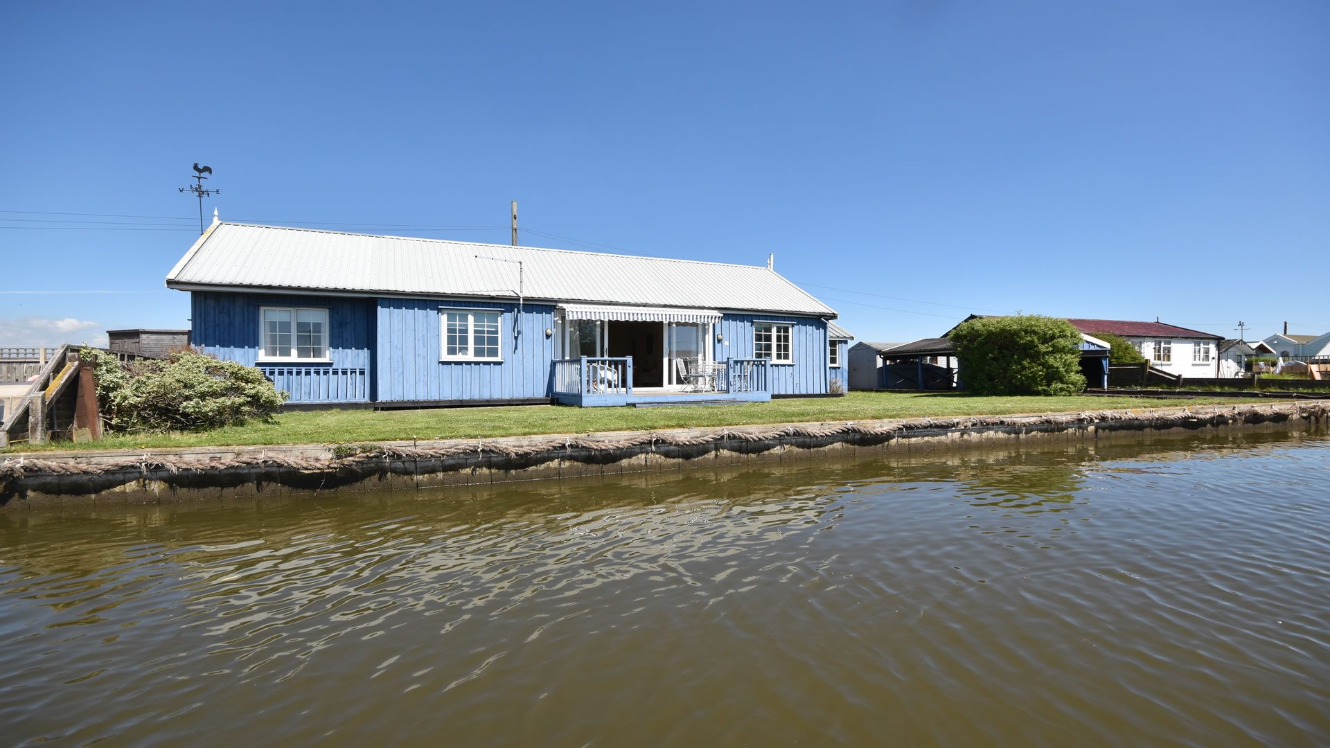 3 bedroom detached bungalow, Potter Heigham Waterside Estate Agents