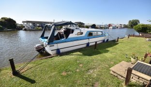 Repps with Bastwick - 3 Bedroom Detached bungalow