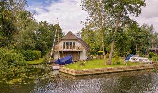 Wroxham - 2 Bedroom Detached house