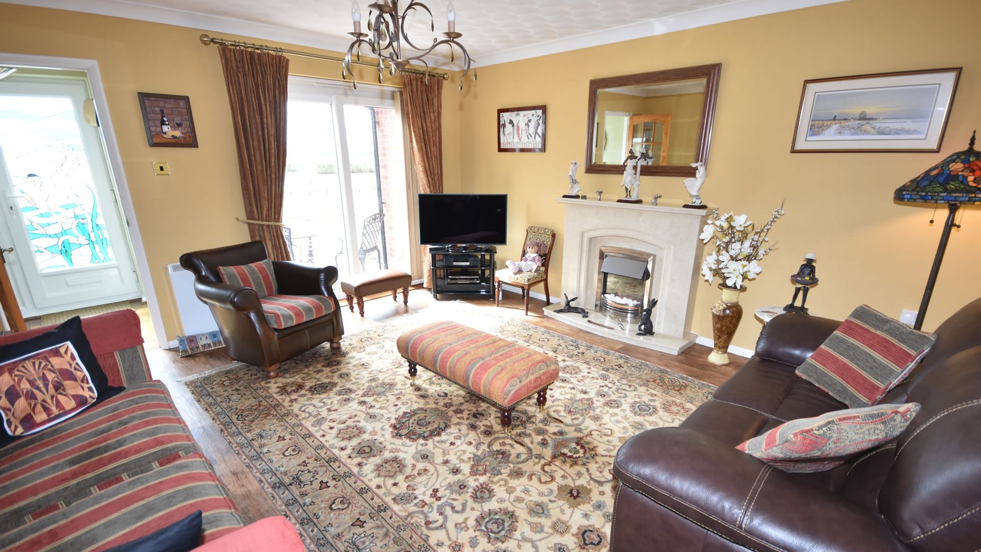 3 bedroom house, Reedham Waterside Estate Agents