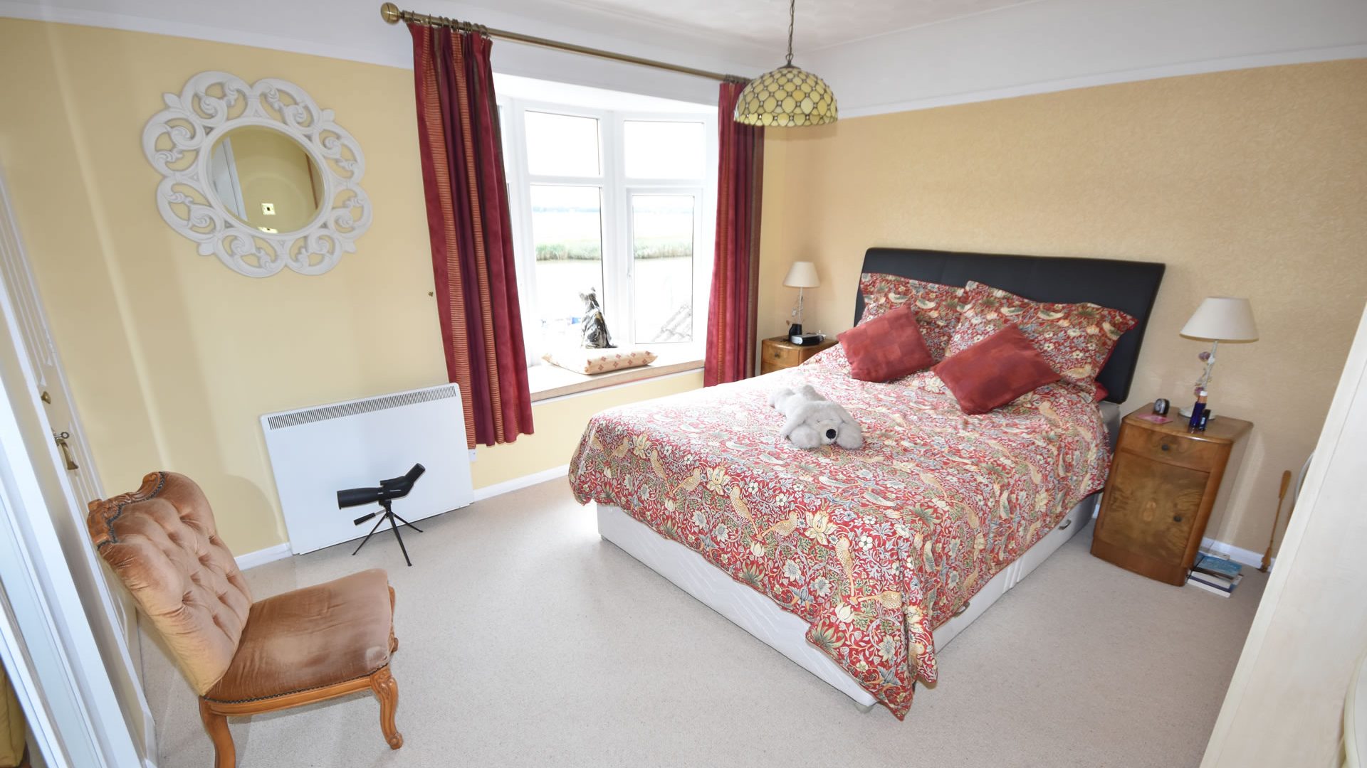 3 bedroom house, Reedham Waterside Estate Agents