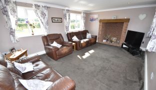 Martham - 7 Bedroom Detached house