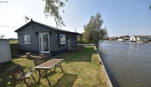 Repps with Bastwick - 2 Bedroom 2 bedroom detached bungalow