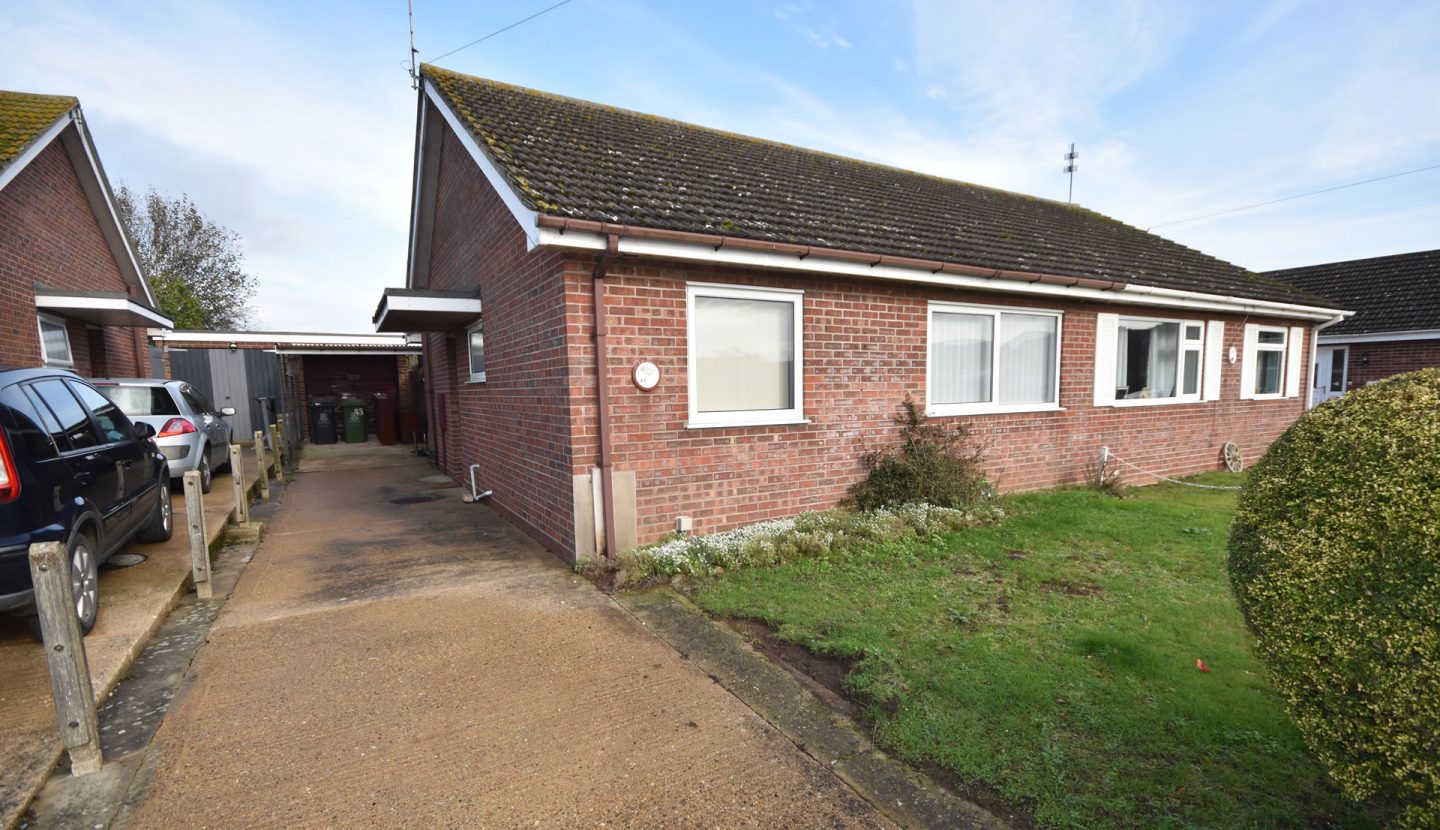 2 bedroom semi detached bungalow, Martham Waterside Estate Agents