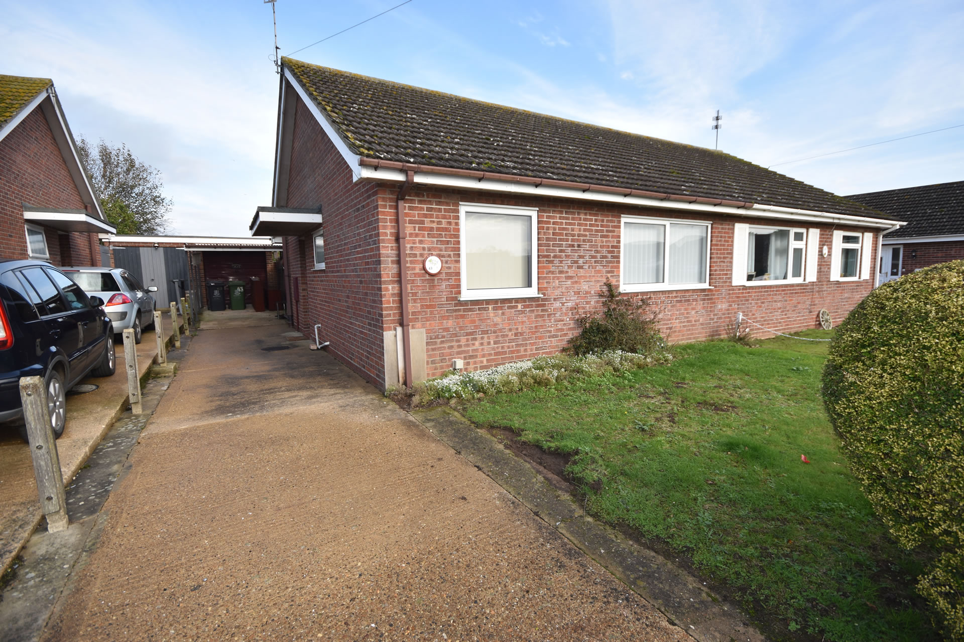 2 bedroom semi detached bungalow, Martham Waterside Estate Agents