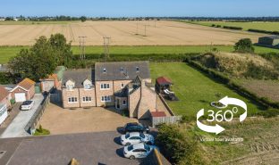 Martham - 7 Bedroom Detached house