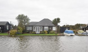 Potter Heigham - 3 Bedroom Detached bungalow