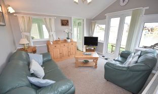 Repps with Bastwick - 3 Bedroom Detached bungalow