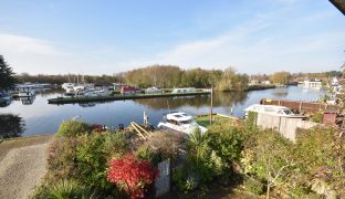 Horning - 4 Bedroom Town house