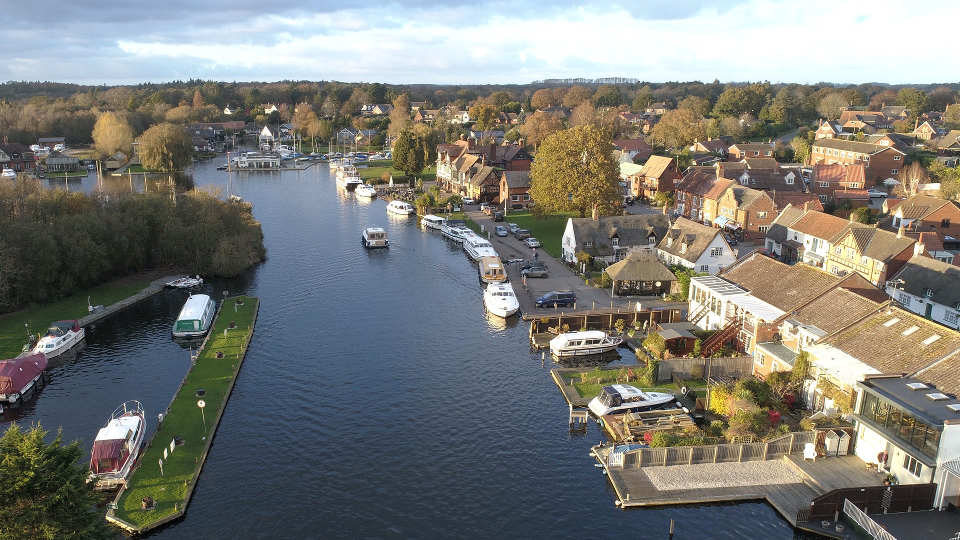 4 bedroom town house, Horning Waterside Estate Agents