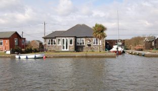 Potter Heigham - 3 Bedroom Detached bungalow