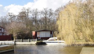 Horning - Plot with Summer House