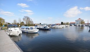 Potter Heigham - Mooring Plot