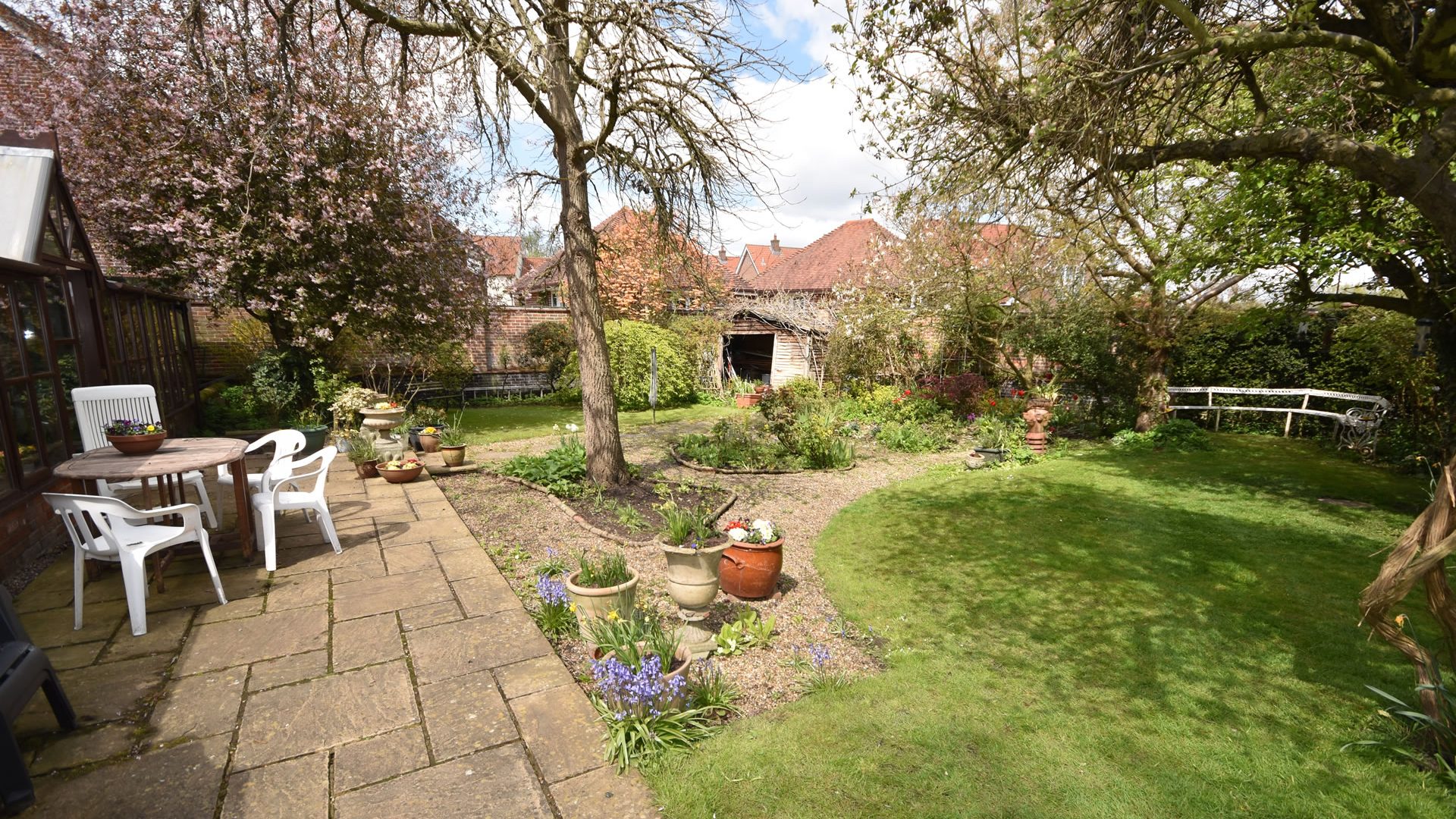 6 bedroom detached house, Gillingham, Beccles Waterside Estate Agents