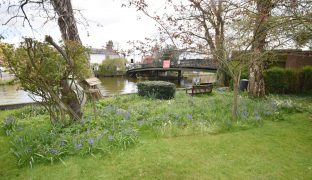 Beccles - 6 Bedroom Detached house