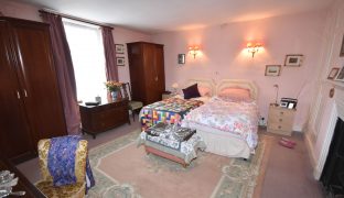 Beccles - 6 Bedroom Detached house