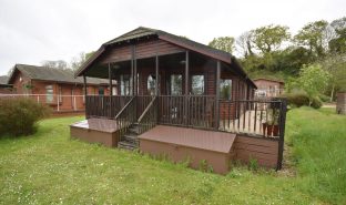 Burgh St Peter - 2 Bedroom Holiday Lodge